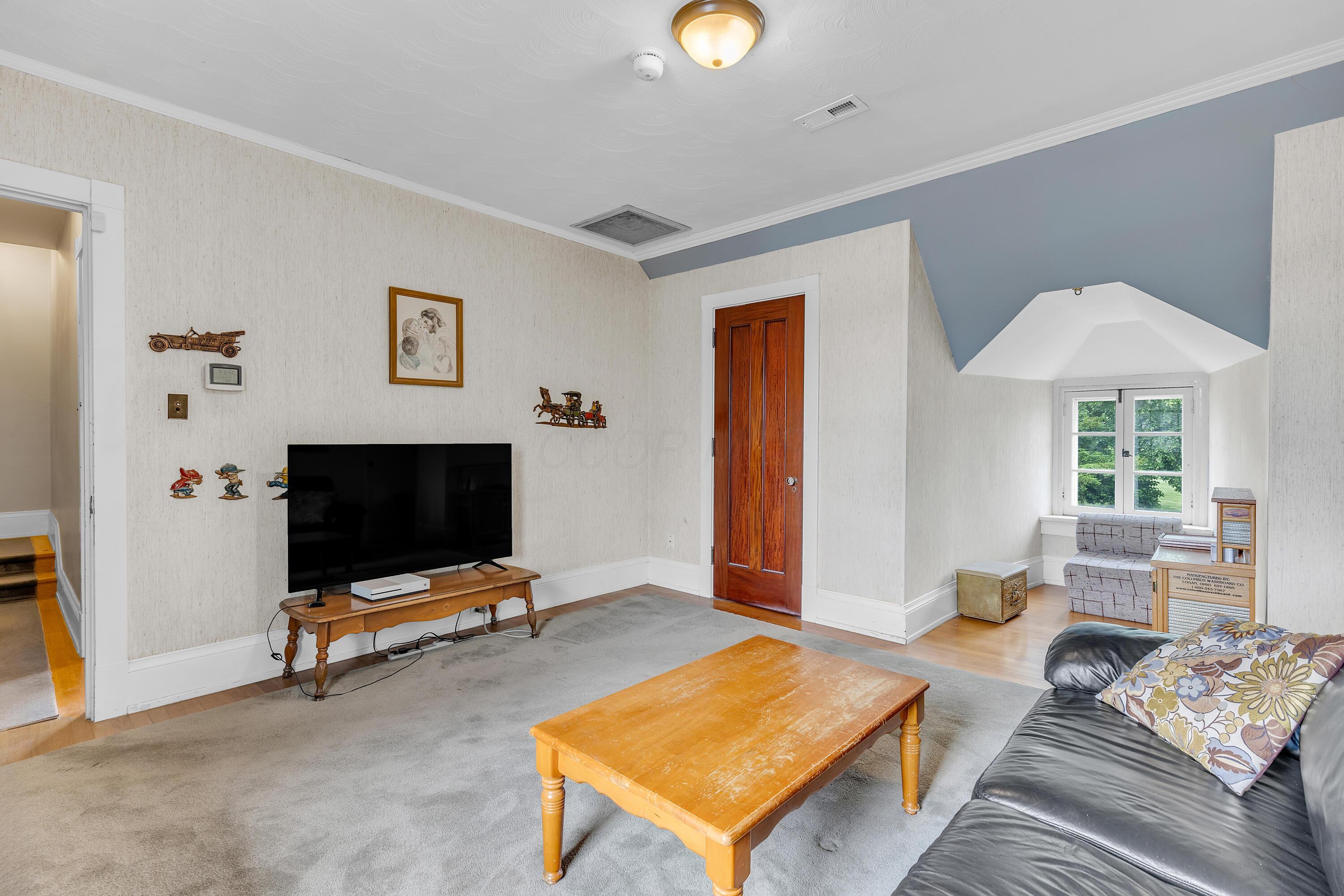 Thornville, Ohio, 43076, United States, 9 Bedrooms Bedrooms, ,7 BathroomsBathrooms,Residential,Active,1821951