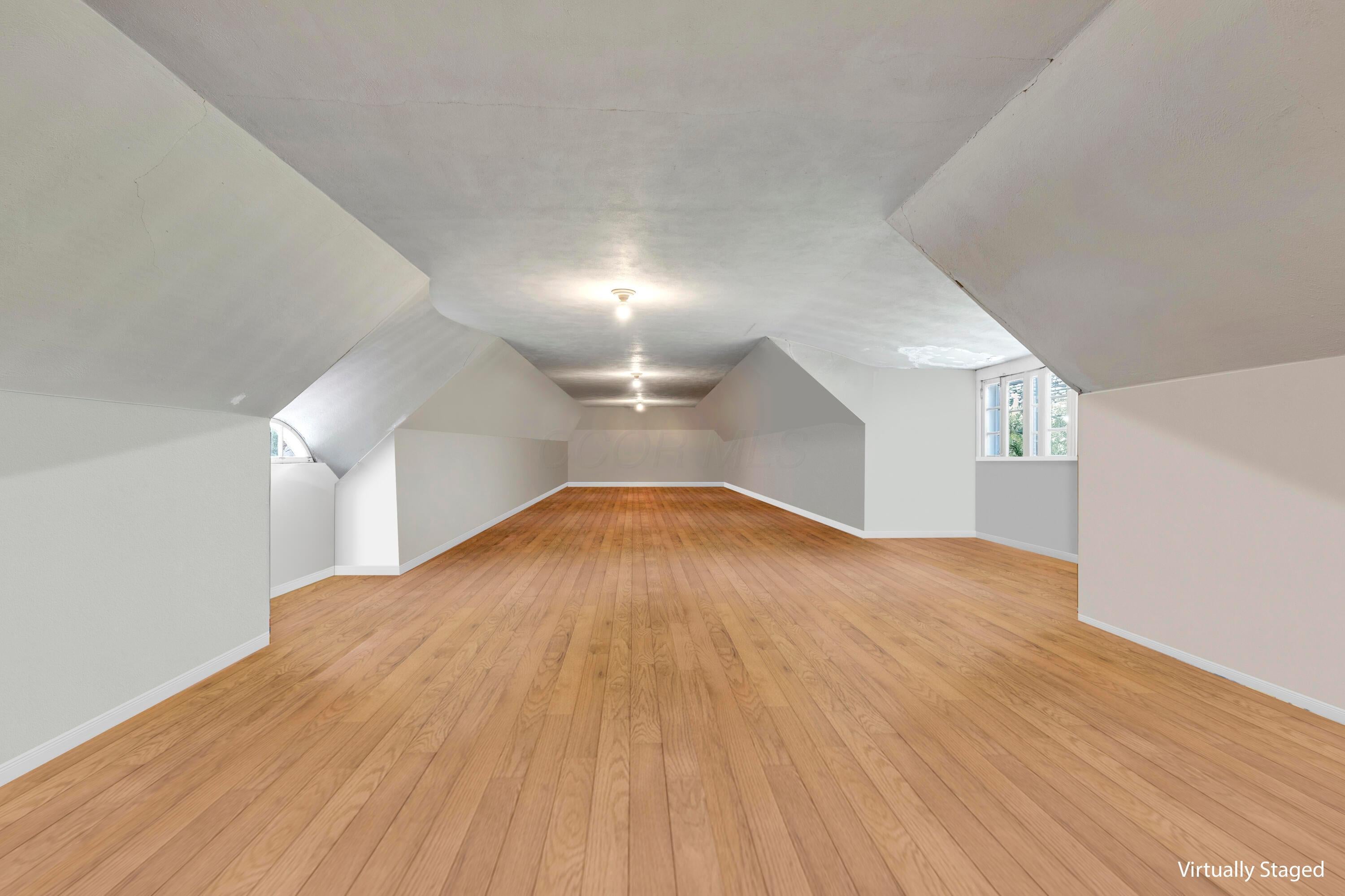 Thornville, Ohio, 43076, United States, 9 Bedrooms Bedrooms, ,7 BathroomsBathrooms,Residential,Active,1821951