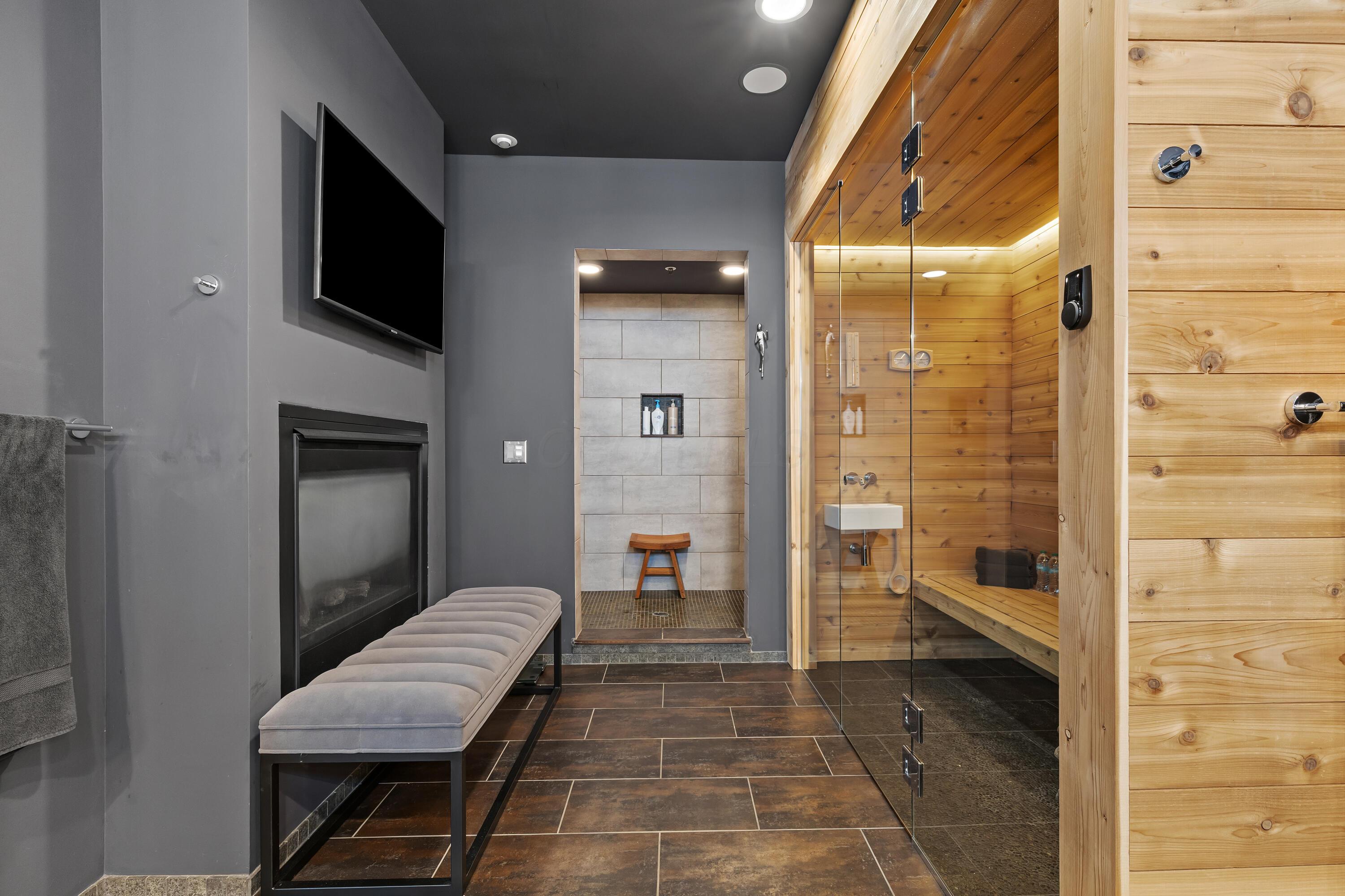 Columbus, Ohio, 43201, United States, 3 Bedrooms Bedrooms, ,5 BathroomsBathrooms,Residential,Active,1894778