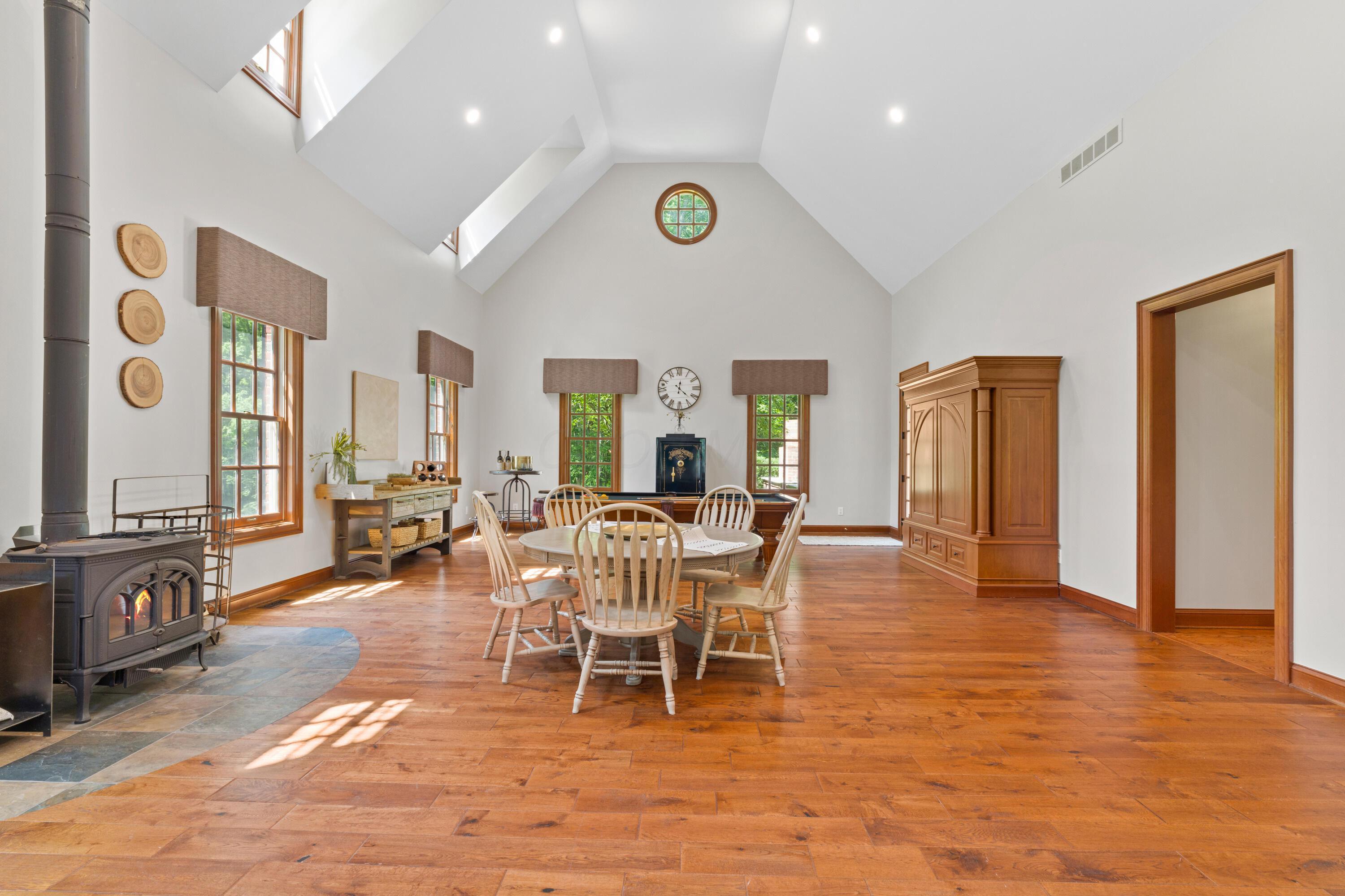 Sunbury, Ohio, 43074, United States, 5 Bedrooms Bedrooms, ,7 BathroomsBathrooms,Residential,Active,1912834