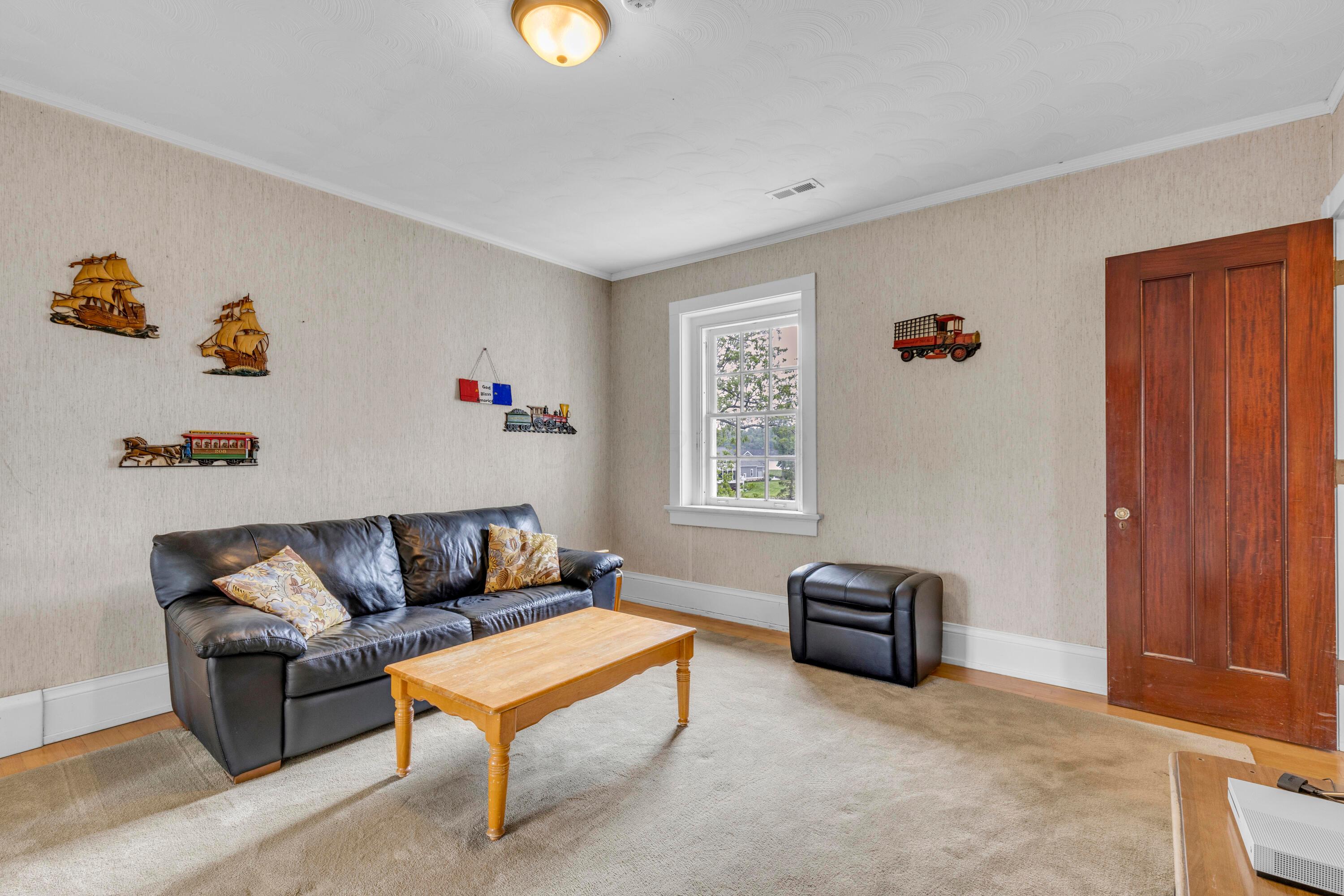 Thornville, Ohio, 43076, United States, 9 Bedrooms Bedrooms, ,7 BathroomsBathrooms,Residential,Active,1821951