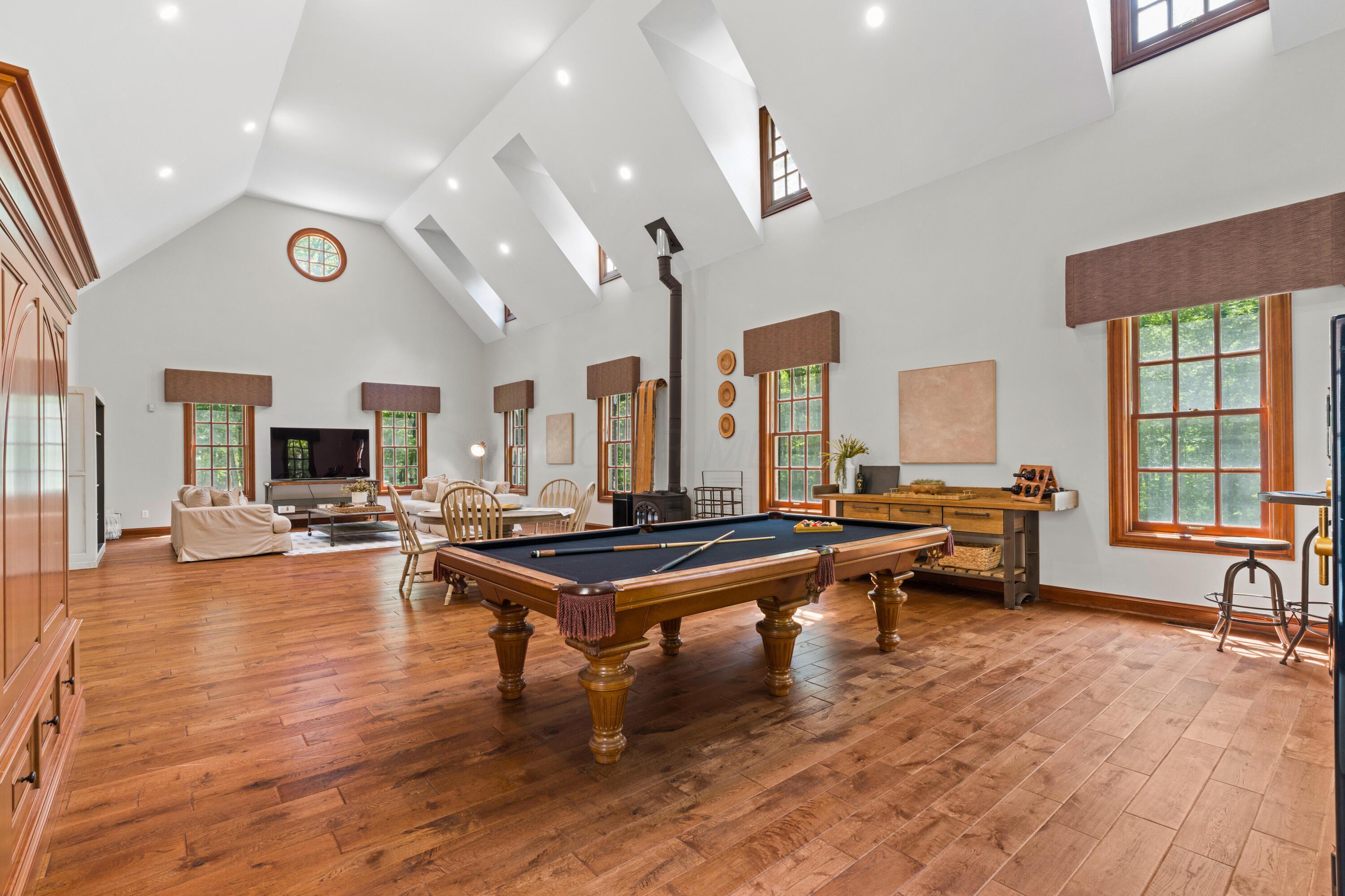 Sunbury, Ohio, 43074, United States, 5 Bedrooms Bedrooms, ,7 BathroomsBathrooms,Residential,Active,1912834