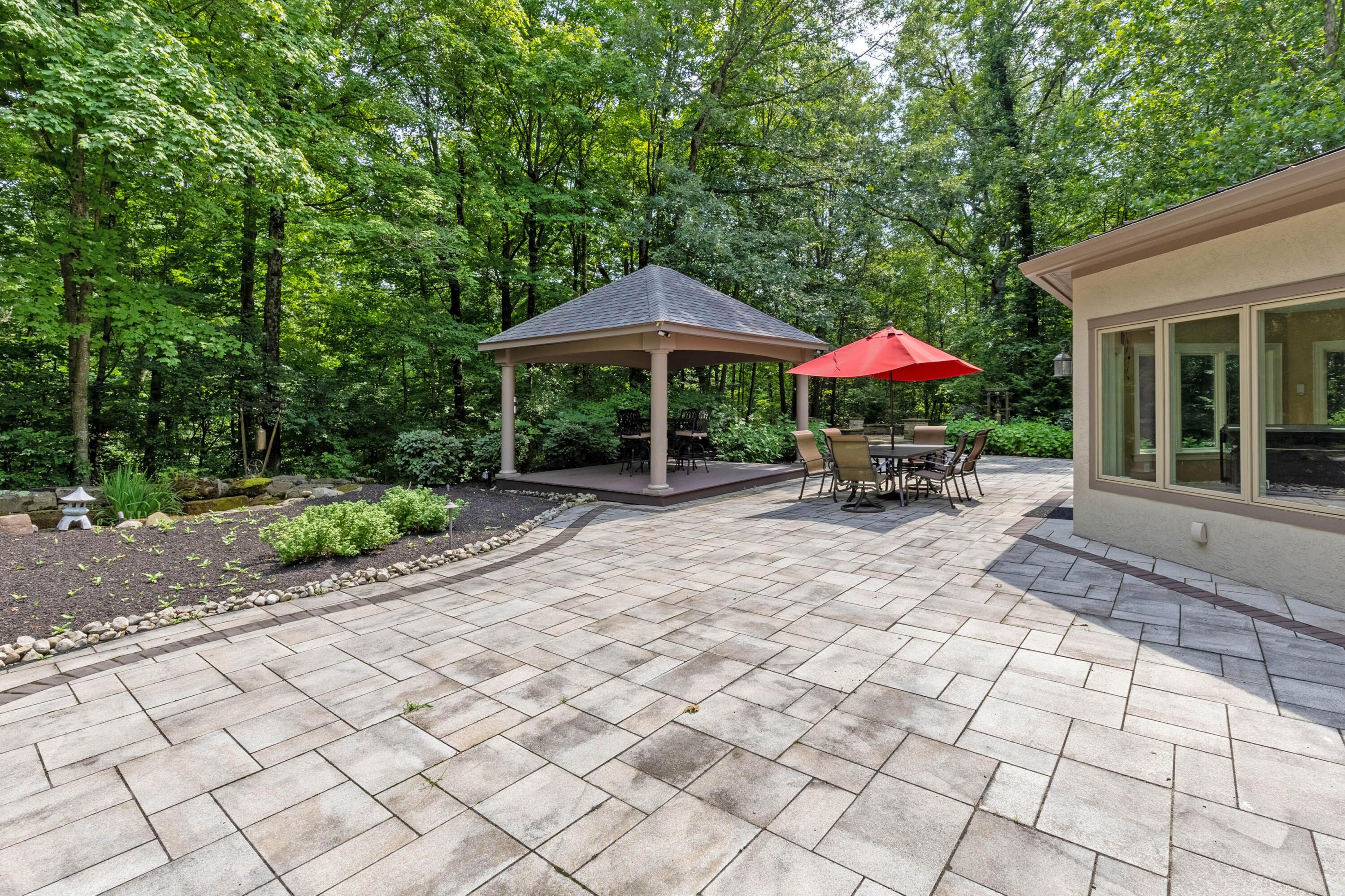 Upper Arlington, Ohio, 43220, United States, 7 Bedrooms Bedrooms, ,7 BathroomsBathrooms,Residential,Active,1748798