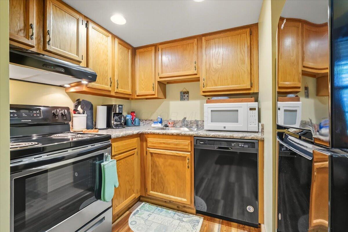 Fredericktown, Ohio, 43019, United States, 8 Bedrooms Bedrooms, ,7 BathroomsBathrooms,Residential,Active,1953994