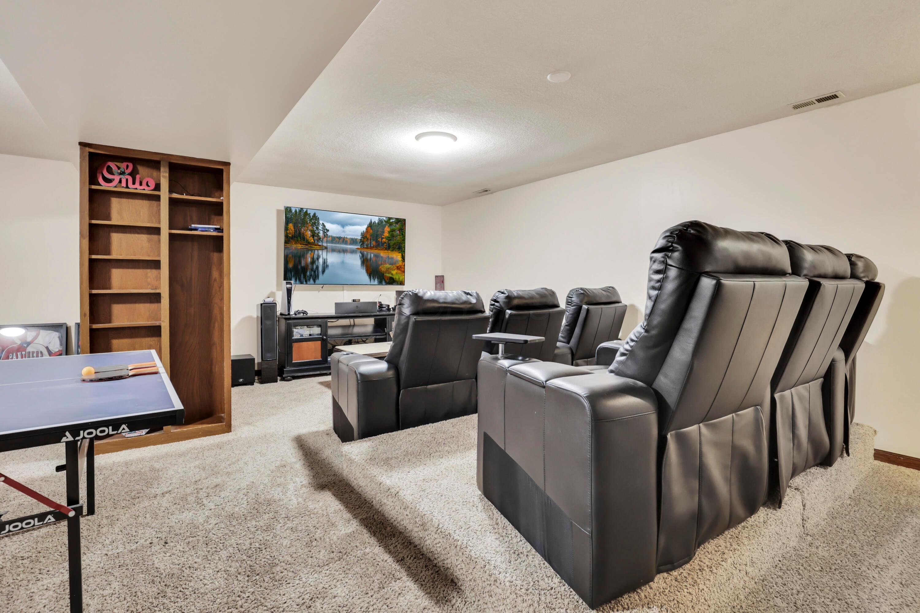 Newark, Ohio, 43055, United States, 5 Bedrooms Bedrooms, ,6 BathroomsBathrooms,Residential,Active,1909629