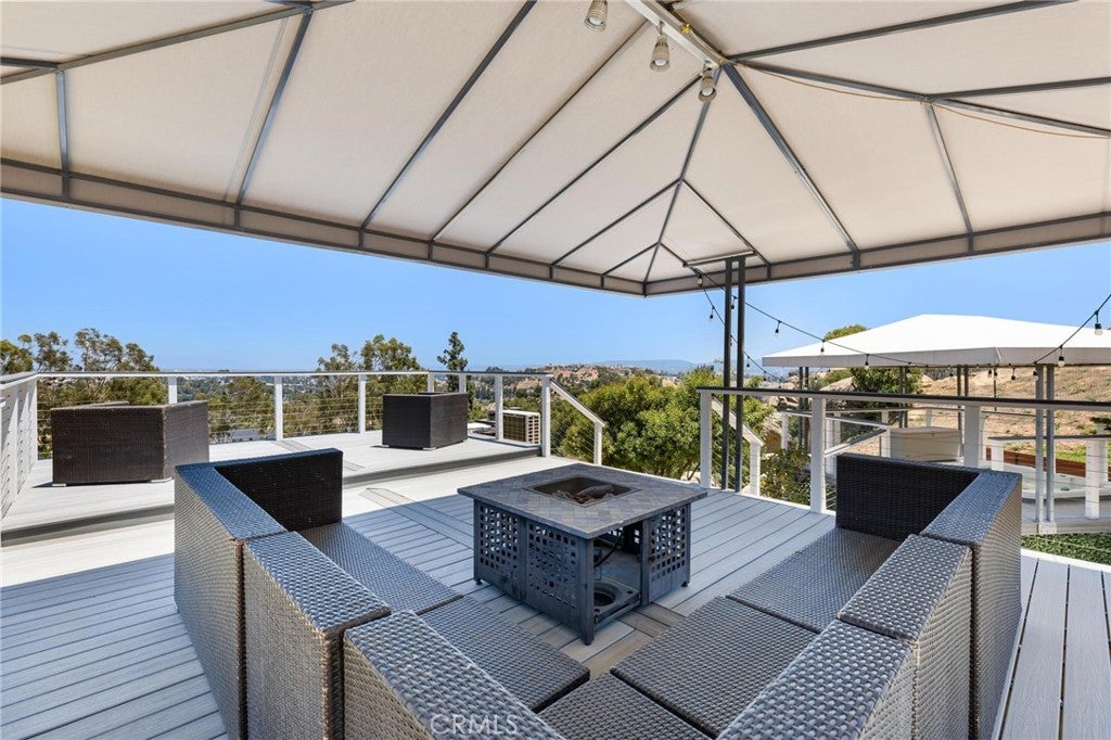 Chatsworth, California, 91311, United States, 4 Bedrooms Bedrooms, ,4 BathroomsBathrooms,Residential,Active,2011421