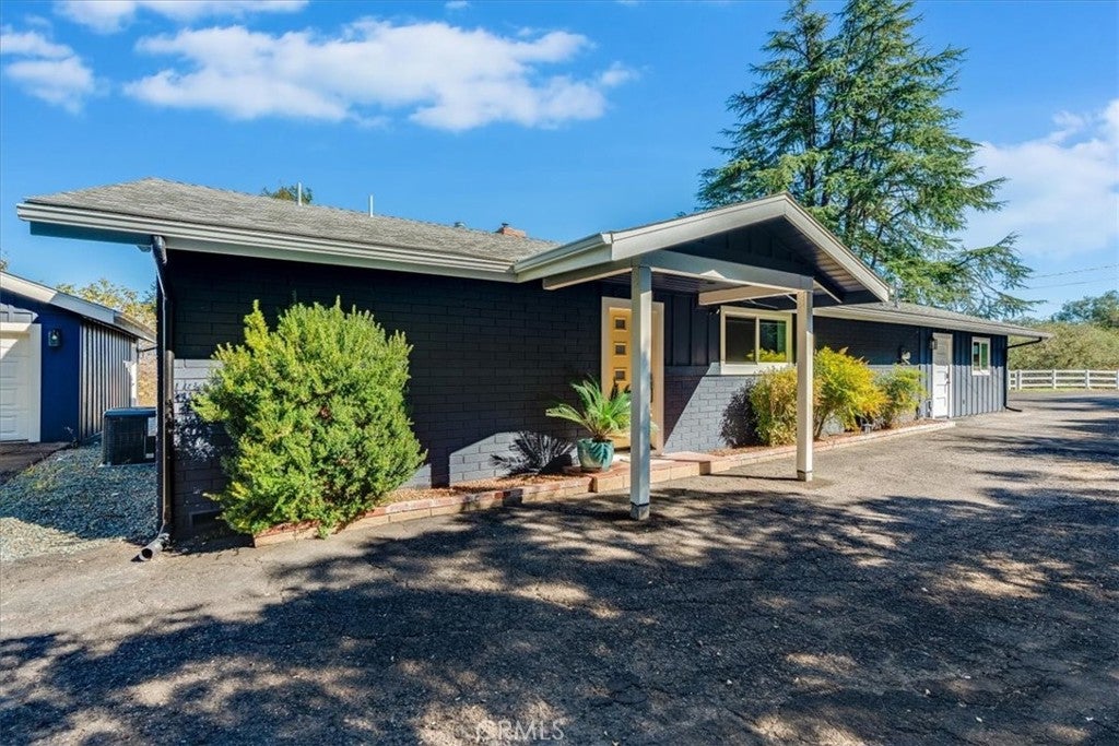 Paso Robles, California, 93446, United States, 3 Bedrooms Bedrooms, ,3 BathroomsBathrooms,Residential,Active,1990043