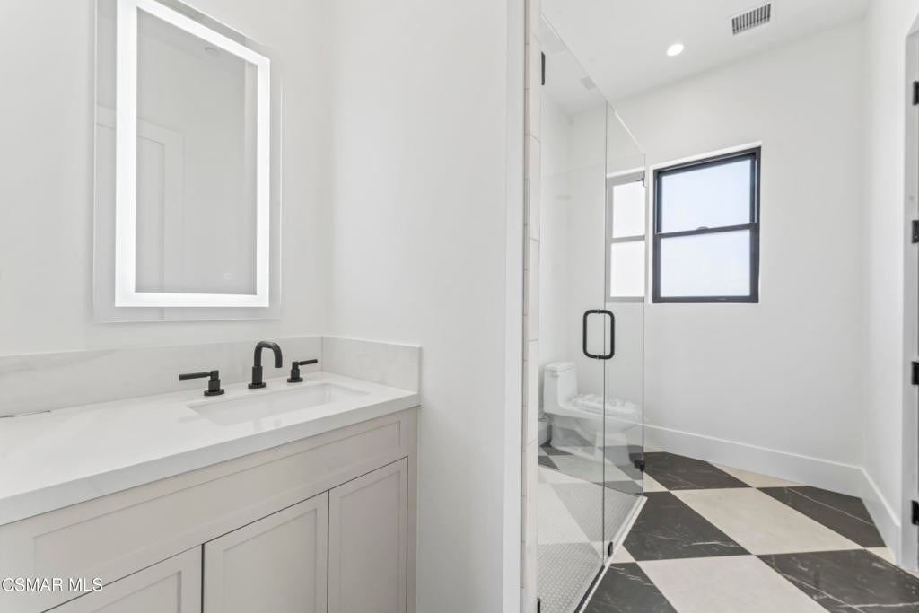 Camarillo, California, 93010, United States, 6 Bedrooms Bedrooms, ,7 BathroomsBathrooms,Residential,Active,2013156