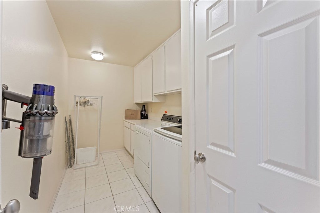 Irvine, California, 92603, United States, 4 Bedrooms Bedrooms, ,4 BathroomsBathrooms,Residential,Active,1986909