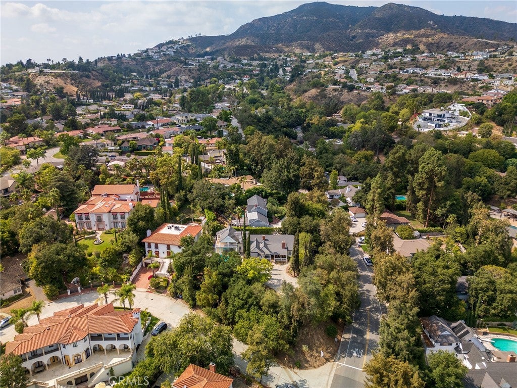 Glendale, California, 91207, United States, 4 Bedrooms Bedrooms, ,4 BathroomsBathrooms,Residential,Active,1945087