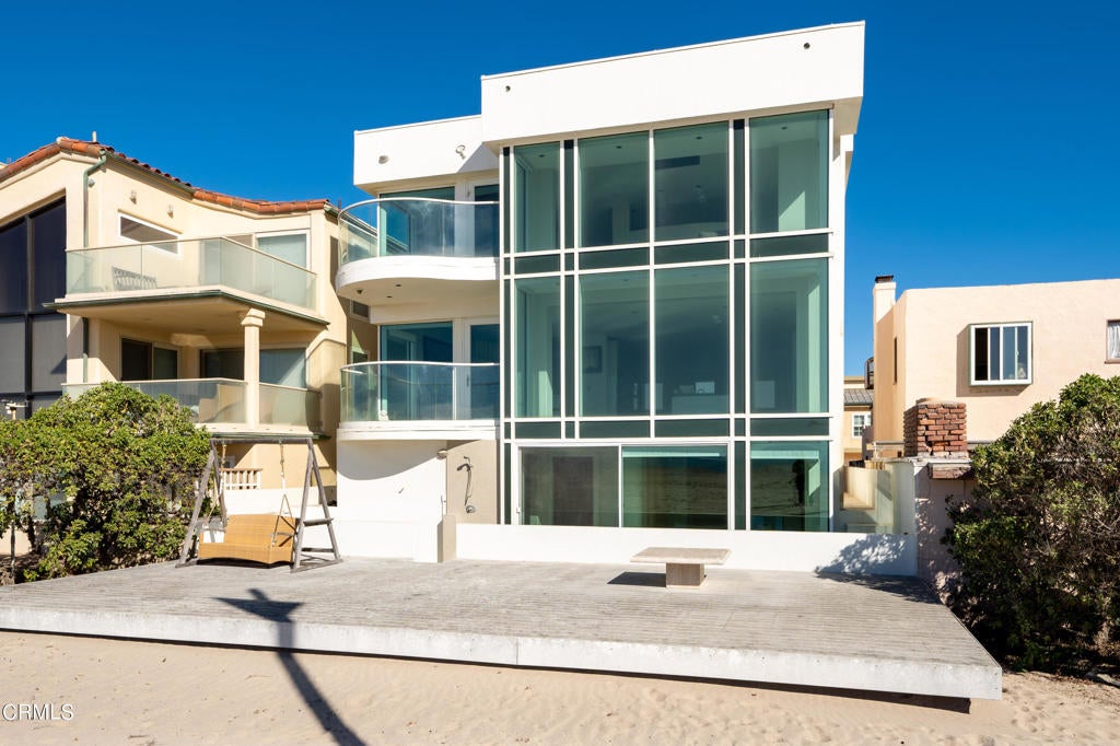 Oxnard, California, 93035, United States, 4 Bedrooms Bedrooms, ,5 BathroomsBathrooms,Residential,Active,1953419