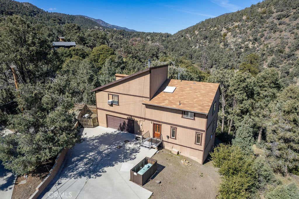 2717 HILLCREST CT, PINE MOUNTAIN CLUB, CA 93225, photo 1 of 69