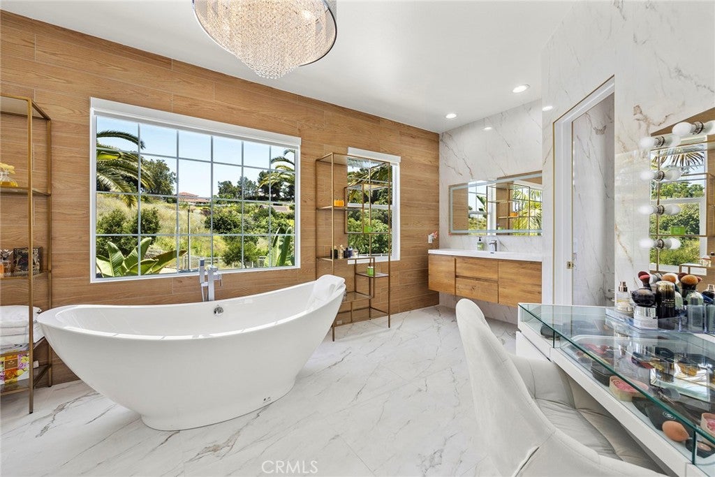 Rowland Heights, California, 91748, United States, 5 Bedrooms Bedrooms, ,6 BathroomsBathrooms,Residential,Pending,1986868