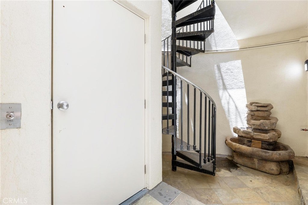 Chatsworth, California, 91311, United States, 4 Bedrooms Bedrooms, ,4 BathroomsBathrooms,Residential,Active,2011421