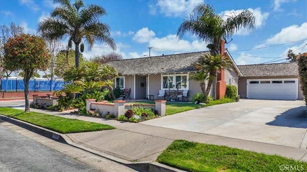 17692 FLINTSTONE LN, HUNTINGTON BEACH, CA 92647, photo 2 of 34