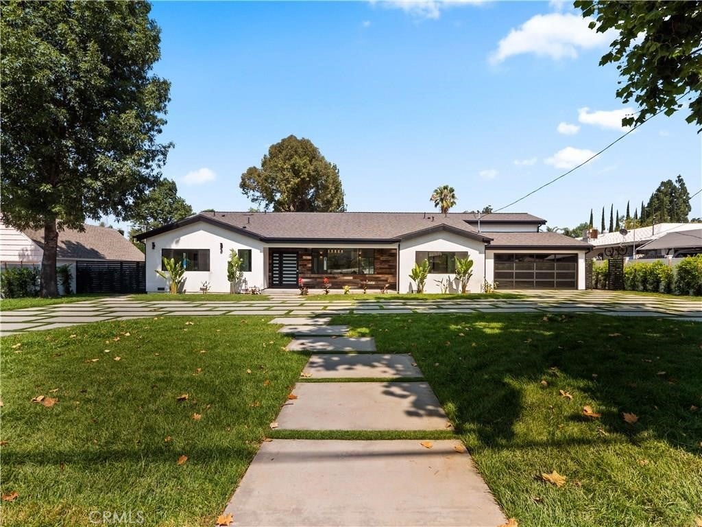 Woodland Hills, California, 91367, United States, 5 Bedrooms Bedrooms, ,5 BathroomsBathrooms,Residential,Pending,1843402