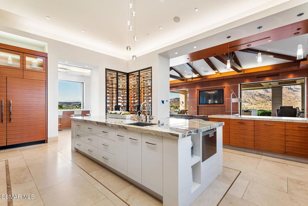 Thousand Oaks, California, 91362, United States, 6 Bedrooms Bedrooms, ,7 BathroomsBathrooms,Residential,Active,2007641