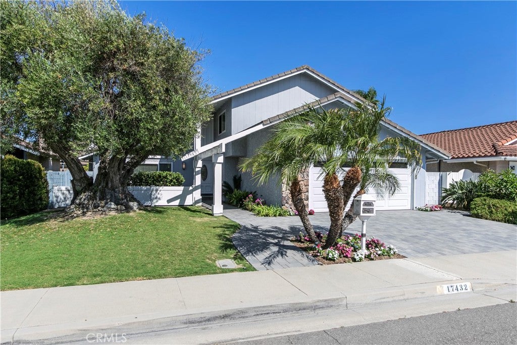 Fountain Valley, California, 92708, United States, 4 Bedrooms Bedrooms, ,3 BathroomsBathrooms,Residential,Active,1922326