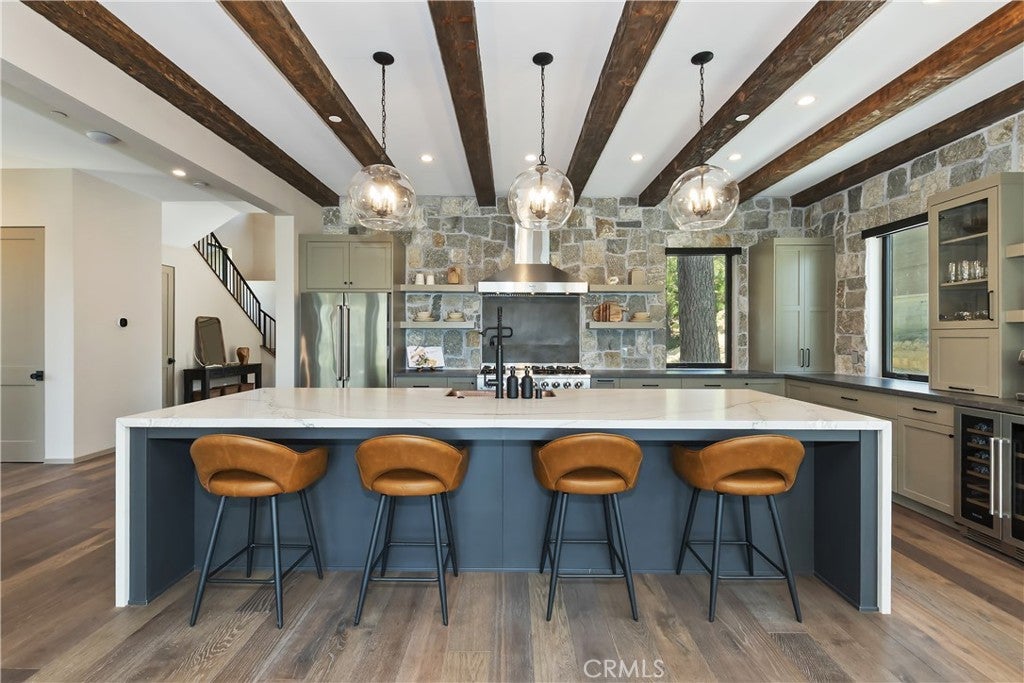 Lake Arrowhead, California, 92352, United States, 3 Bedrooms Bedrooms, ,3 BathroomsBathrooms,Residential,Active,1972160