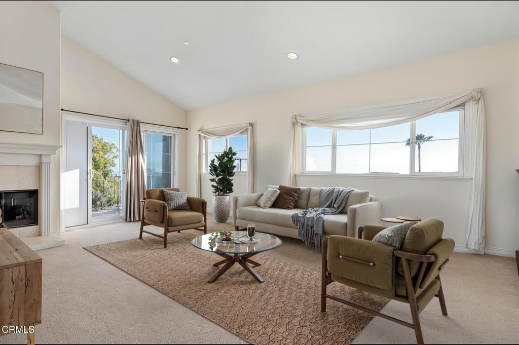 Ventura, California, 93003, United States, 4 Bedrooms Bedrooms, ,3 BathroomsBathrooms,Residential,Active,1990033