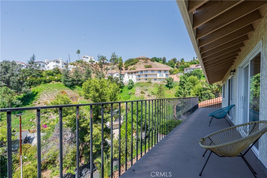 Burbank, California, 91501, United States, 5 Bedrooms Bedrooms, ,5 BathroomsBathrooms,Residential,Active,1943797