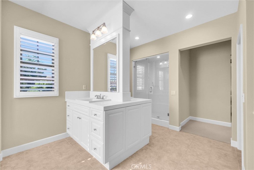 Irvine, California, 92620, United States, 4 Bedrooms Bedrooms, ,4 BathroomsBathrooms,Residential,Active,1986877