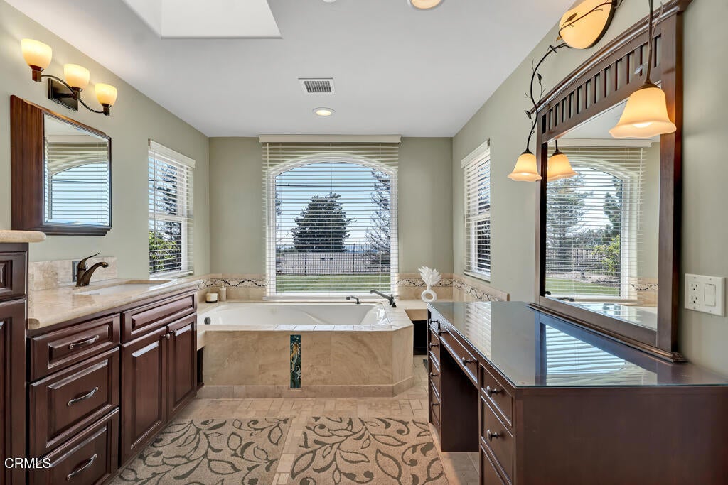 Camarillo, California, 93010, United States, 5 Bedrooms Bedrooms, ,5 BathroomsBathrooms,Residential,Active,1905055