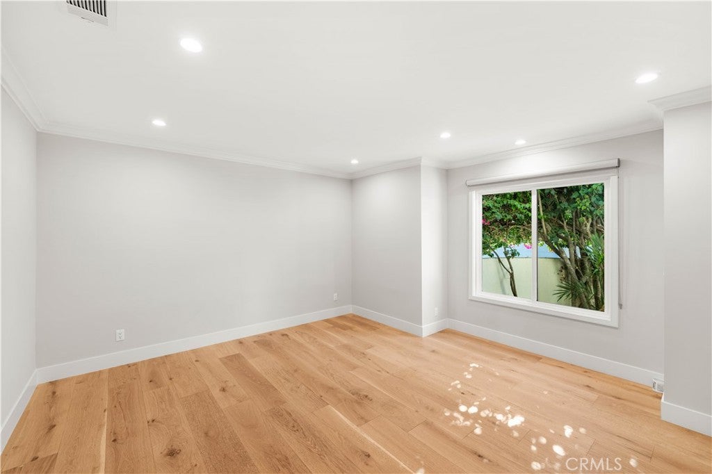 Pasadena, California, 91107, United States, 5 Bedrooms Bedrooms, ,6 BathroomsBathrooms,Residential,Active,1941367