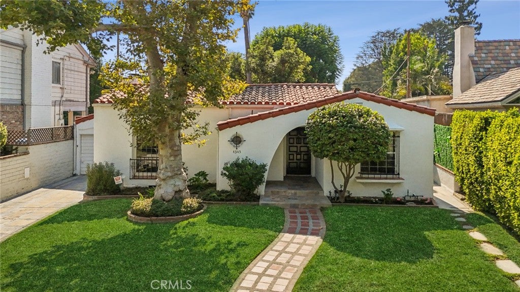 North Hollywood, California, 91602, United States, 3 Bedrooms Bedrooms, ,2 BathroomsBathrooms,Residential,Active,1914796