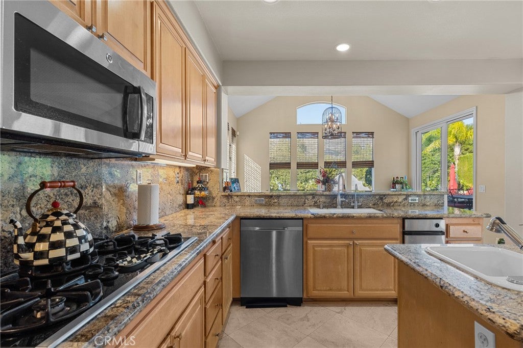 Porter Ranch, California, 91326, United States, 4 Bedrooms Bedrooms, ,4 BathroomsBathrooms,Residential,Active,1989767