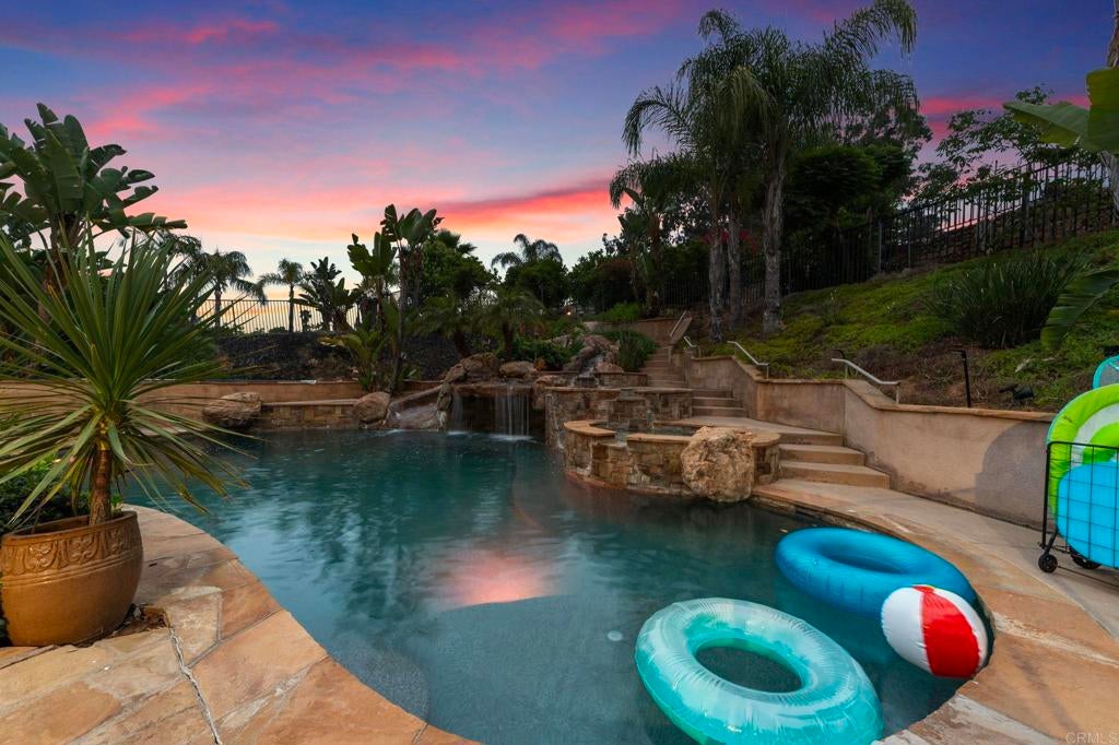 Escondido, California, 92025, United States, 5 Bedrooms Bedrooms, ,4 BathroomsBathrooms,Residential,Active,1969680