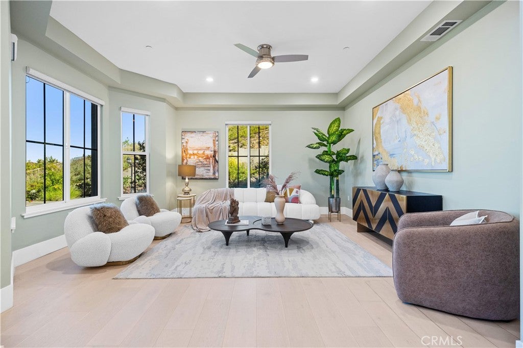 Walnut, California, 91789, United States, 5 Bedrooms Bedrooms, ,7 BathroomsBathrooms,Residential,Active,1903230