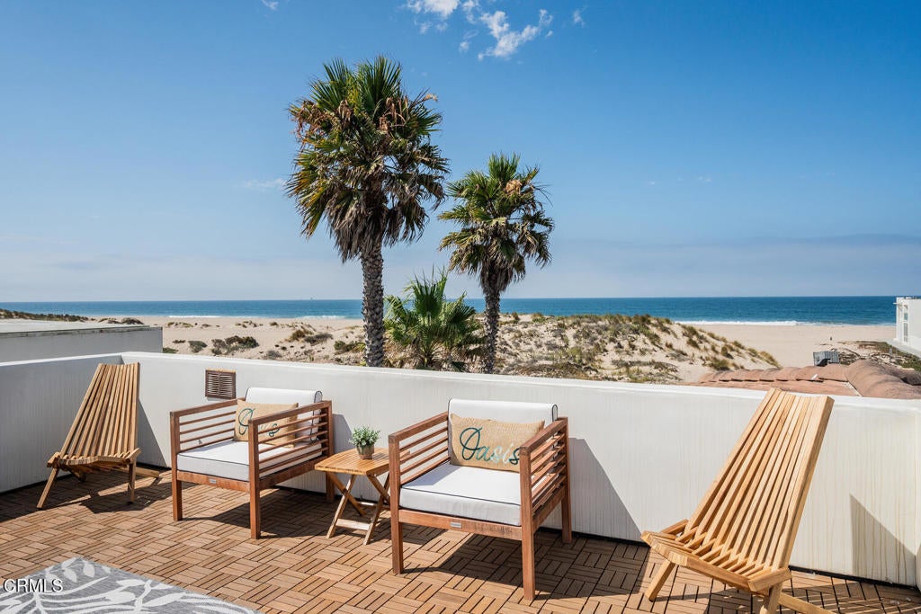 Oxnard, California, 93035, United States, 5 Bedrooms Bedrooms, ,6 BathroomsBathrooms,Residential,Contingent,1973330