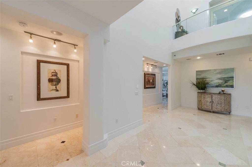 Pasadena, California, 91107, United States, 6 Bedrooms Bedrooms, ,5 BathroomsBathrooms,Residential,Active,1914920