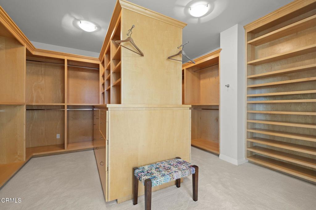 Oxnard, California, 93035, United States, 4 Bedrooms Bedrooms, ,6 BathroomsBathrooms,Residential,Active,1849510