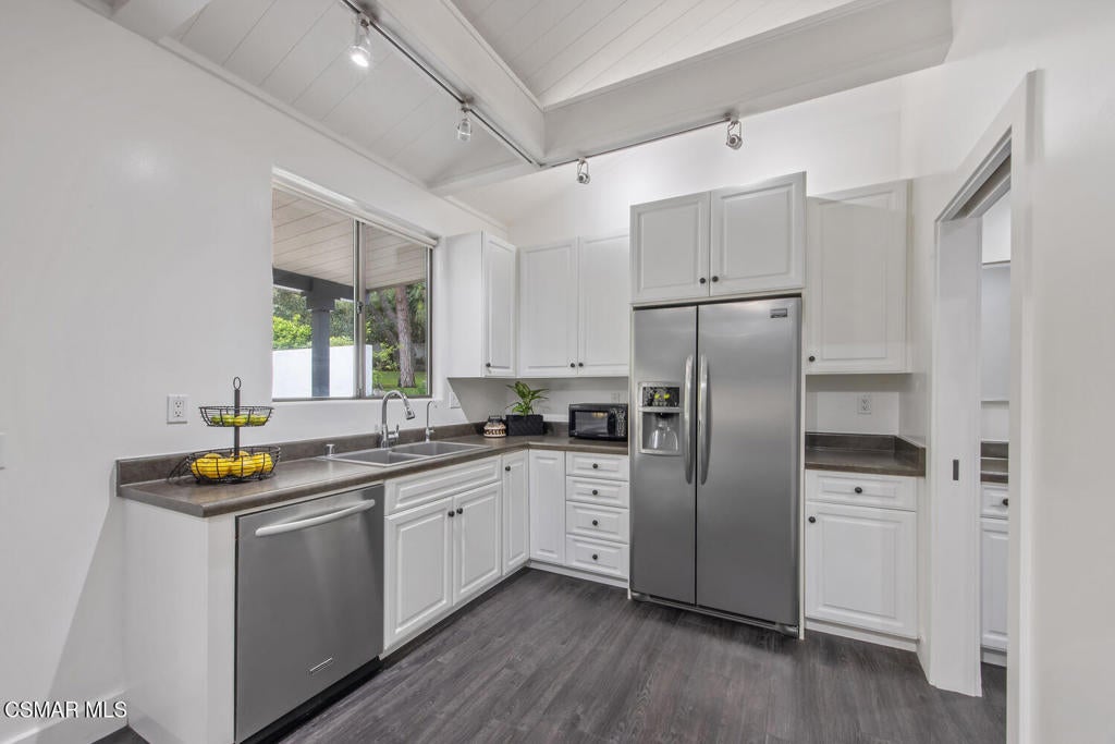 Malibu, California, 90265, United States, 4 Bedrooms Bedrooms, ,5 BathroomsBathrooms,Residential,Active,1892428