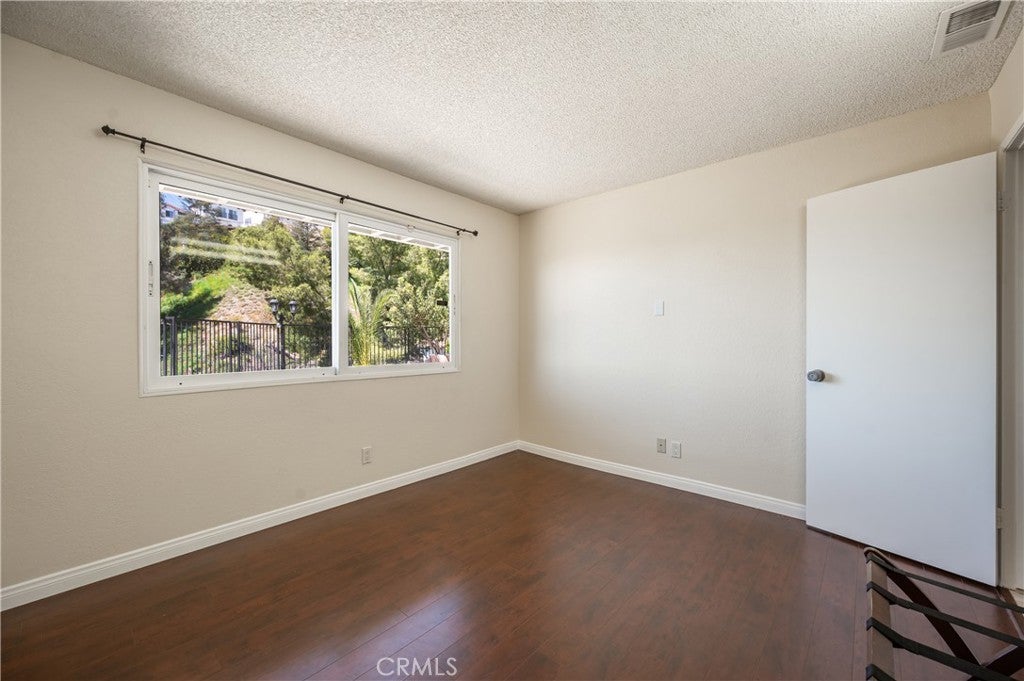 Burbank, California, 91501, United States, 5 Bedrooms Bedrooms, ,5 BathroomsBathrooms,Residential,Active,1943797