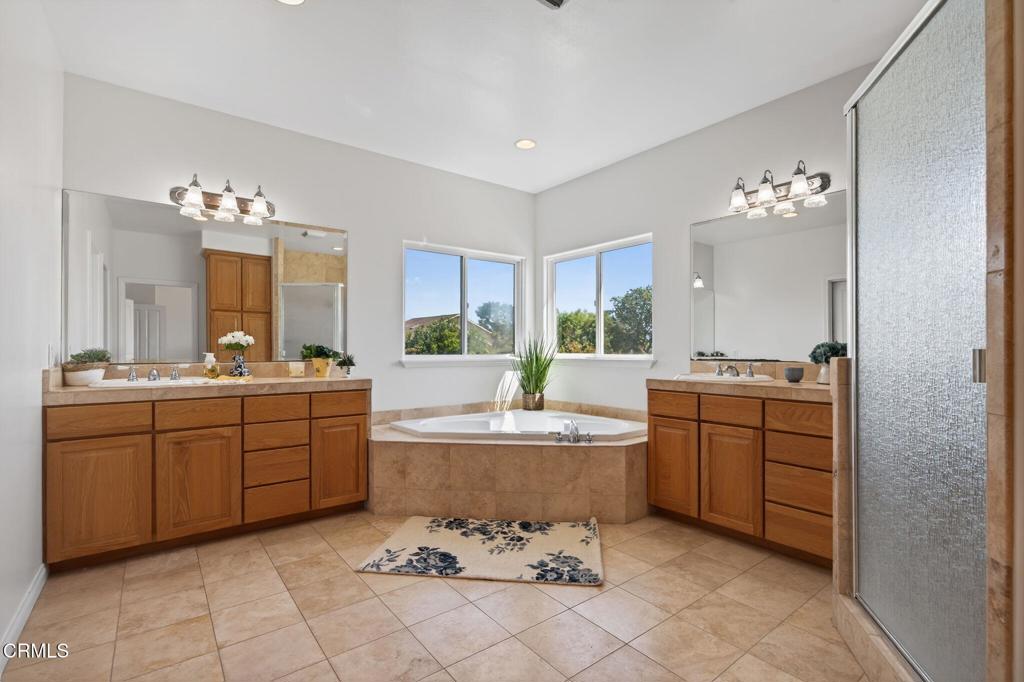 Camarillo, California, 93010, United States, 4 Bedrooms Bedrooms, ,3 BathroomsBathrooms,Residential,Active,2027321