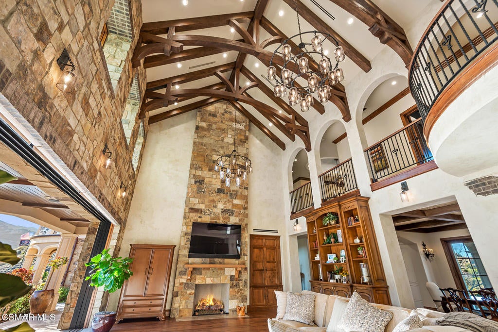 Thousand Oaks, California, 91361, United States, 7 Bedrooms Bedrooms, ,13 BathroomsBathrooms,Residential,Active,1748234