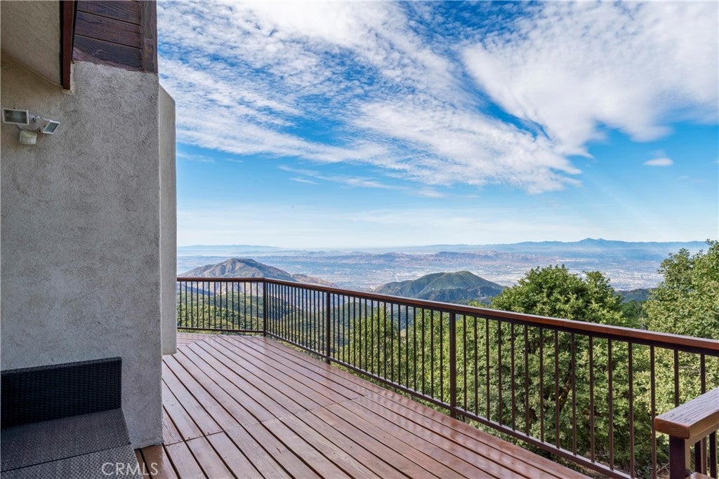 Lake Arrowhead, California, 92352, United States, 2 Bedrooms Bedrooms, ,3 BathroomsBathrooms,Residential,Active,1988419