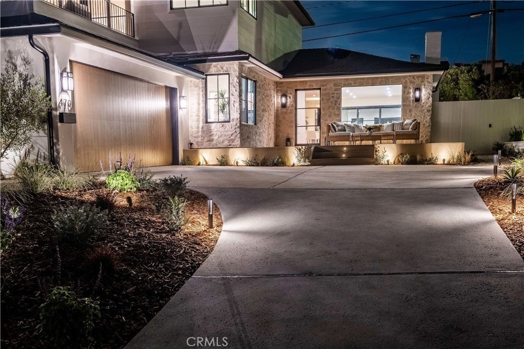 Redondo Beach, California, 90277, United States, 4 Bedrooms Bedrooms, ,3 BathroomsBathrooms,Residential,Active,1990651