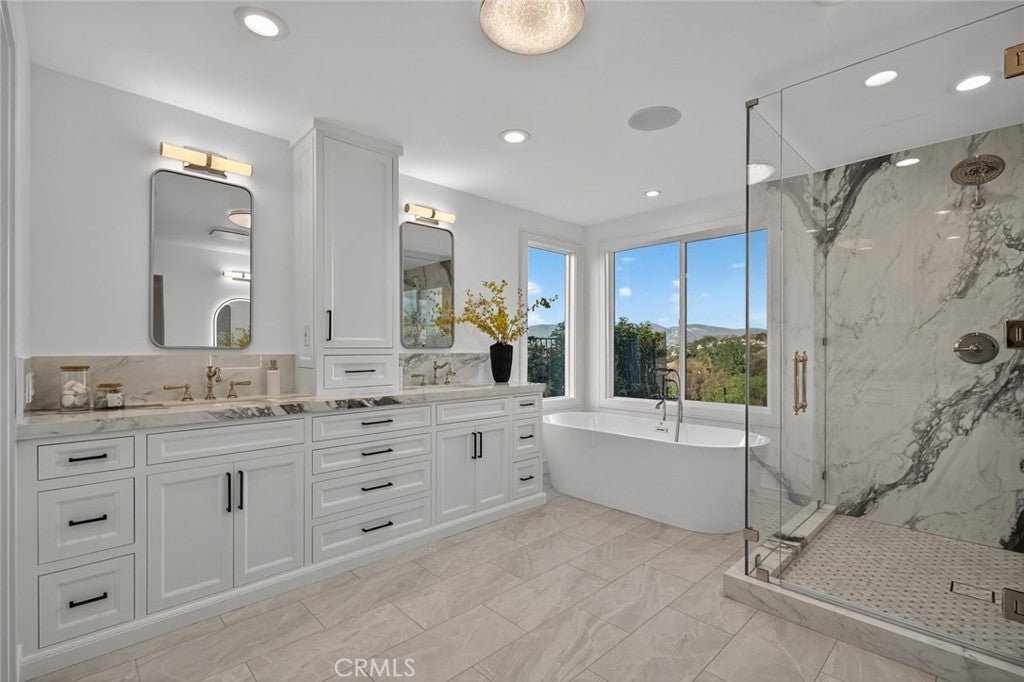 Anaheim, California, 92807, United States, 4 Bedrooms Bedrooms, ,3 BathroomsBathrooms,Residential,Active,1990042