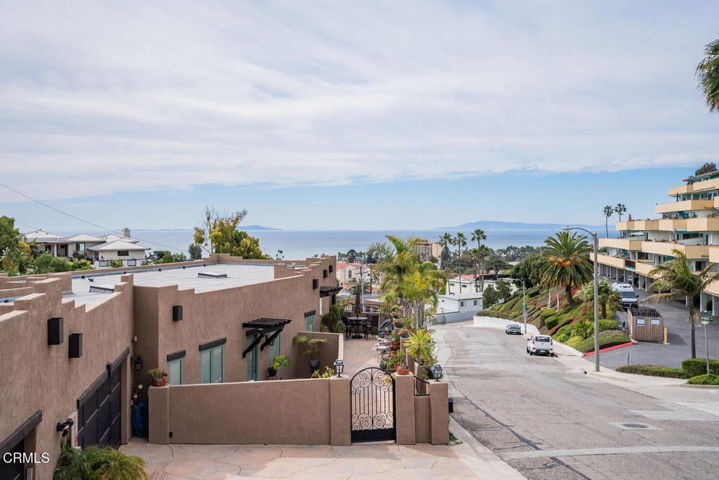 Ventura, California, 93001, United States, 3 Bedrooms Bedrooms, ,4 BathroomsBathrooms,Residential,Active,2016402