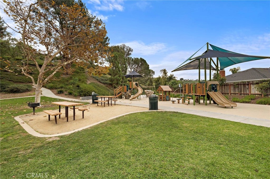 Laguna Niguel, California, 92677, United States, 4 Bedrooms Bedrooms, ,2 BathroomsBathrooms,Residential,Active,1992283