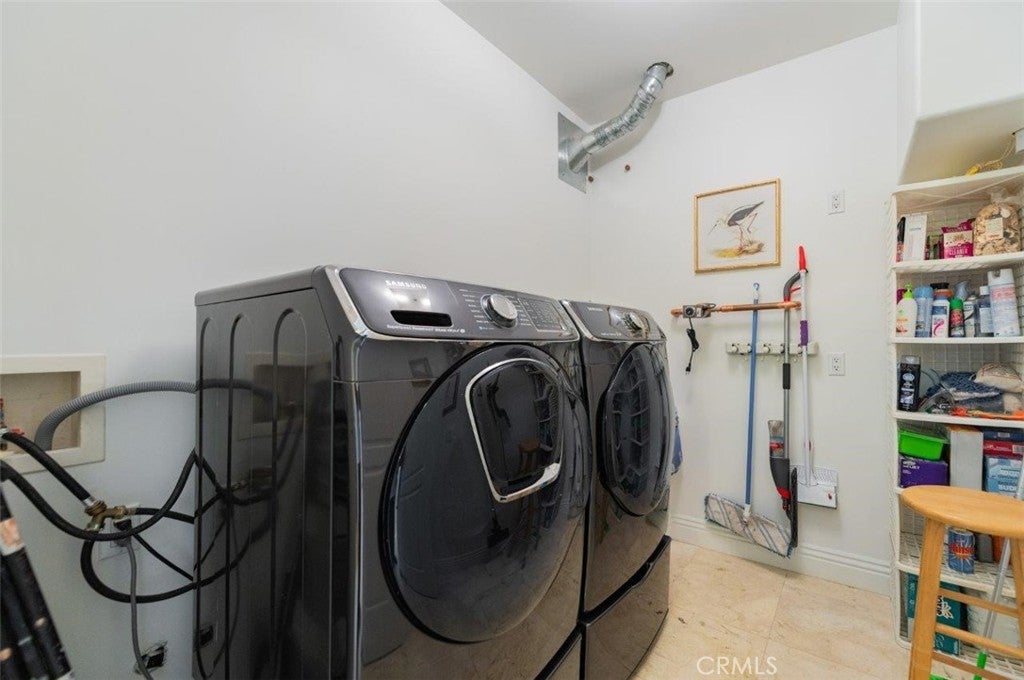 Pasadena, California, 91107, United States, 6 Bedrooms Bedrooms, ,5 BathroomsBathrooms,Residential,Active,1914920