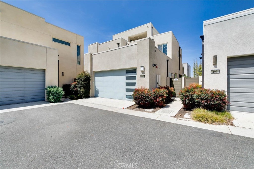 Irvine, California, 92618, United States, 3 Bedrooms Bedrooms, ,3 BathroomsBathrooms,Residential,Active,1942374