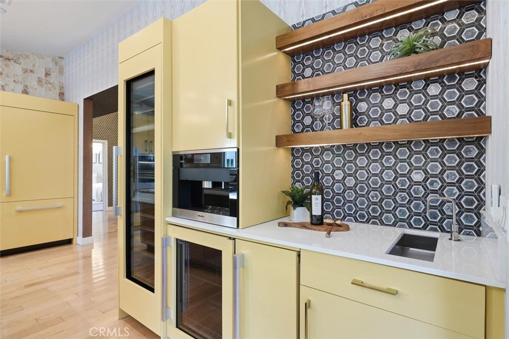 Long Beach, California, 90815, United States, 4 Bedrooms Bedrooms, ,4 BathroomsBathrooms,Residential,Active,1999914