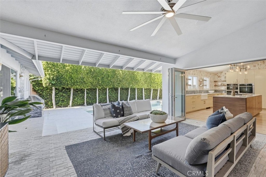 Long Beach, California, 90815, United States, 4 Bedrooms Bedrooms, ,4 BathroomsBathrooms,Residential,Active,1999914