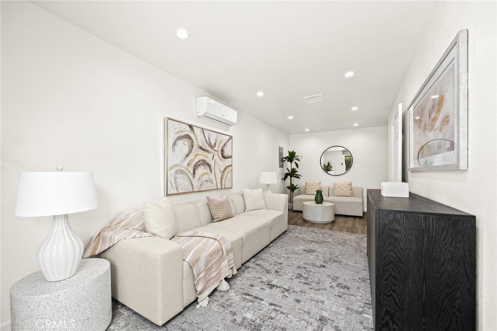 Los Angeles, California, 90034, United States, 5 Bedrooms Bedrooms, ,5 BathroomsBathrooms,Residential,Active,1899242
