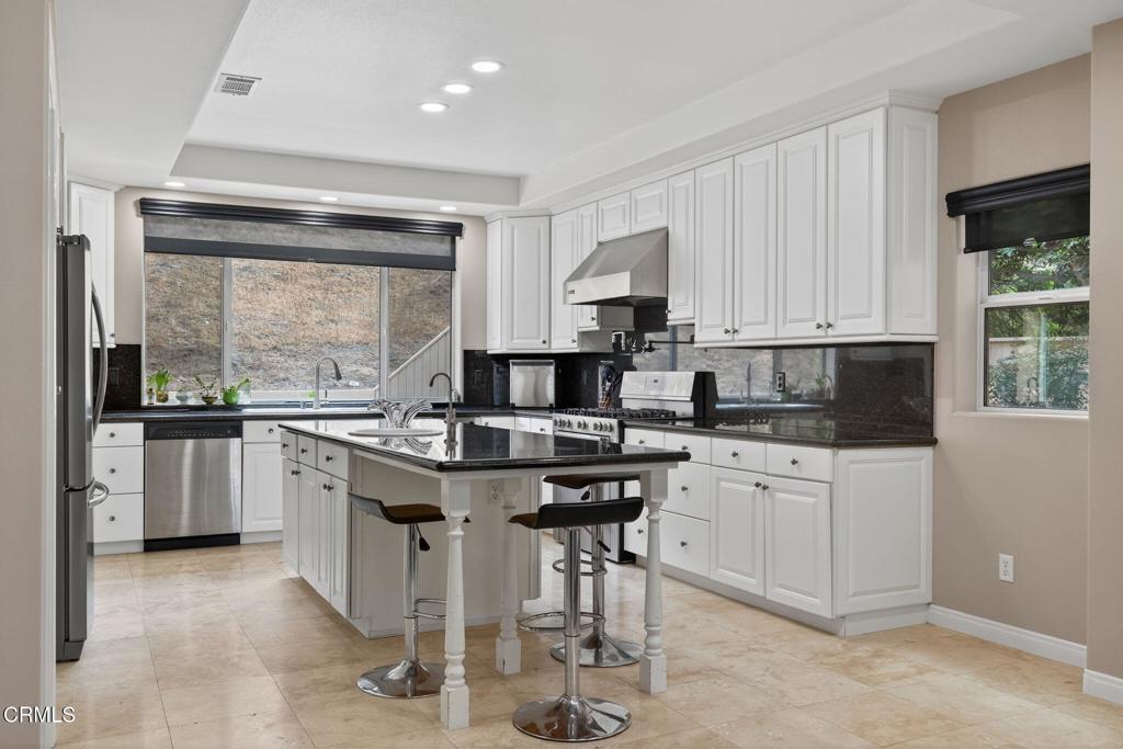 Camarillo, California, 93010, United States, 4 Bedrooms Bedrooms, ,4 BathroomsBathrooms,Residential,Active,1945047
